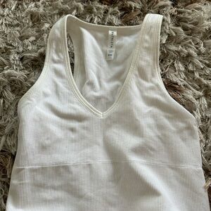 White V-neck Ribbed Tank Top